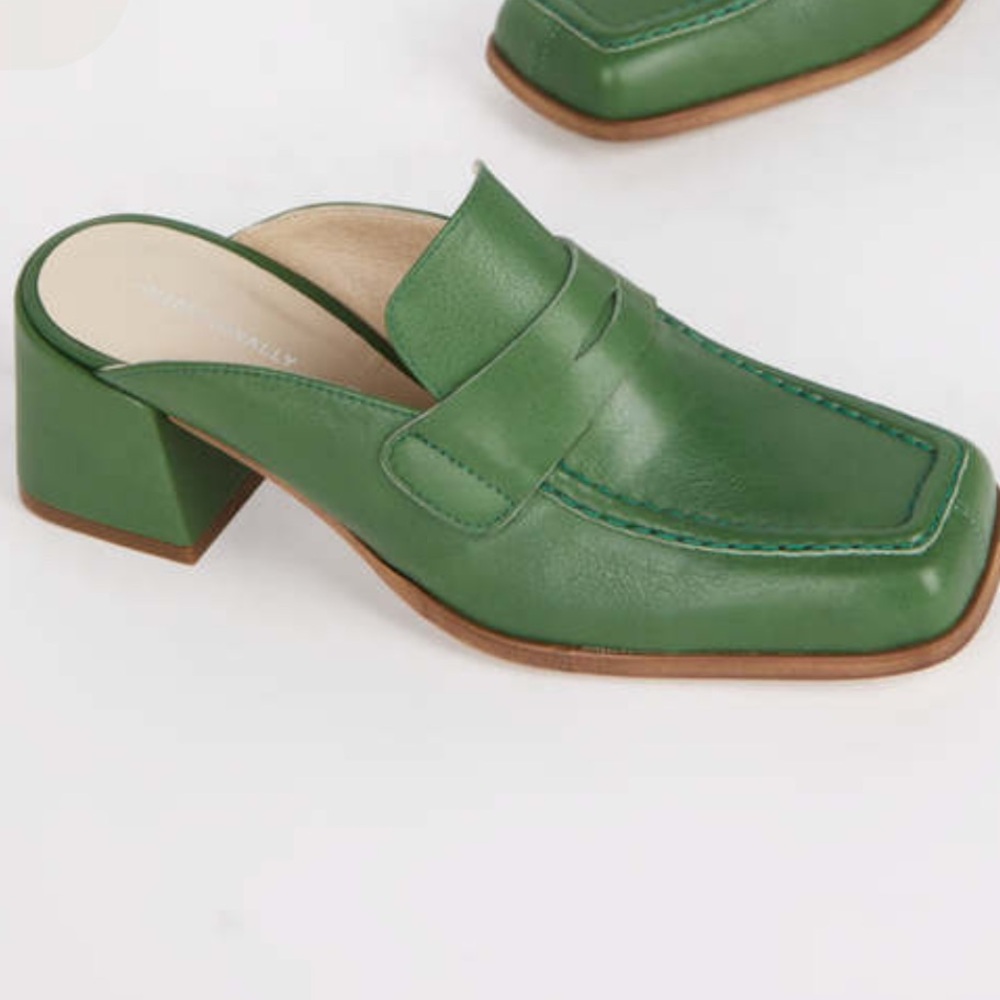 Intentionally Blank Prof Mules in Basil - Picture 3 of 13